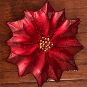 New.  Set of 4.  Turkish Christmas Red Poinsetta Plates 9’